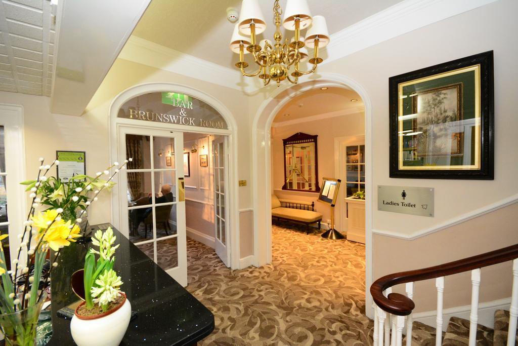 The Crescent Hotel Σκάρμπορο Εξωτερικό φωτογραφία