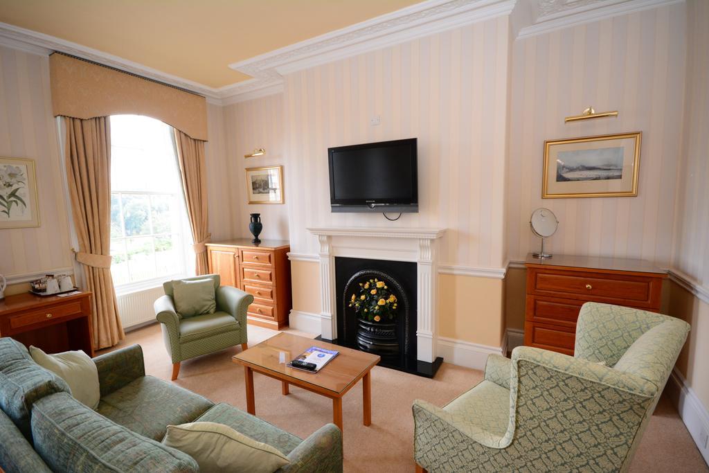 The Crescent Hotel Σκάρμπορο Εξωτερικό φωτογραφία